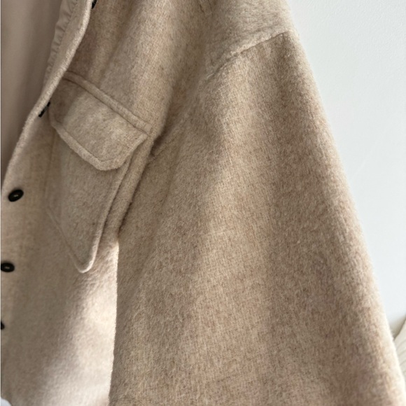 HM Neutral Shacket - Picture 4 of 5